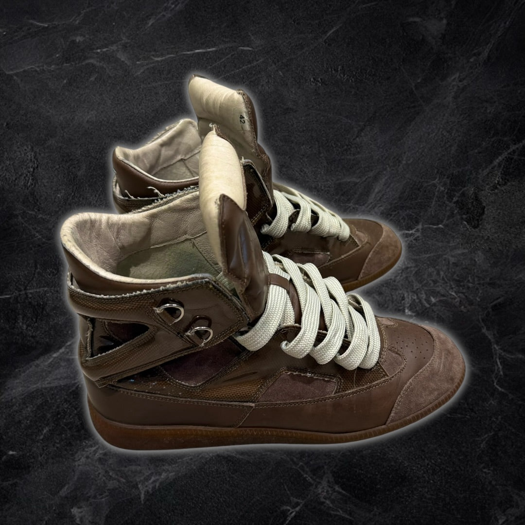 Maison Margiela “22 line” high
top sneakers (brown)