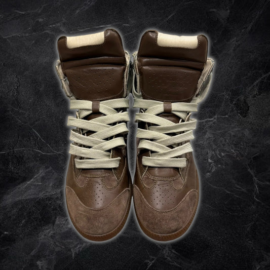 Maison Margiela “22 line” high
top sneakers (brown)