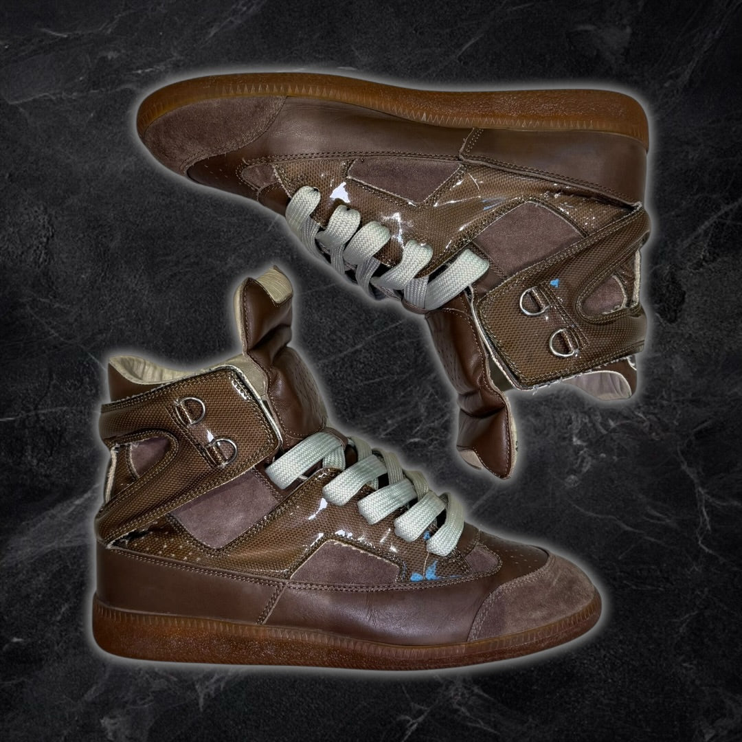 Maison Margiela “22 line” high
top sneakers (brown)