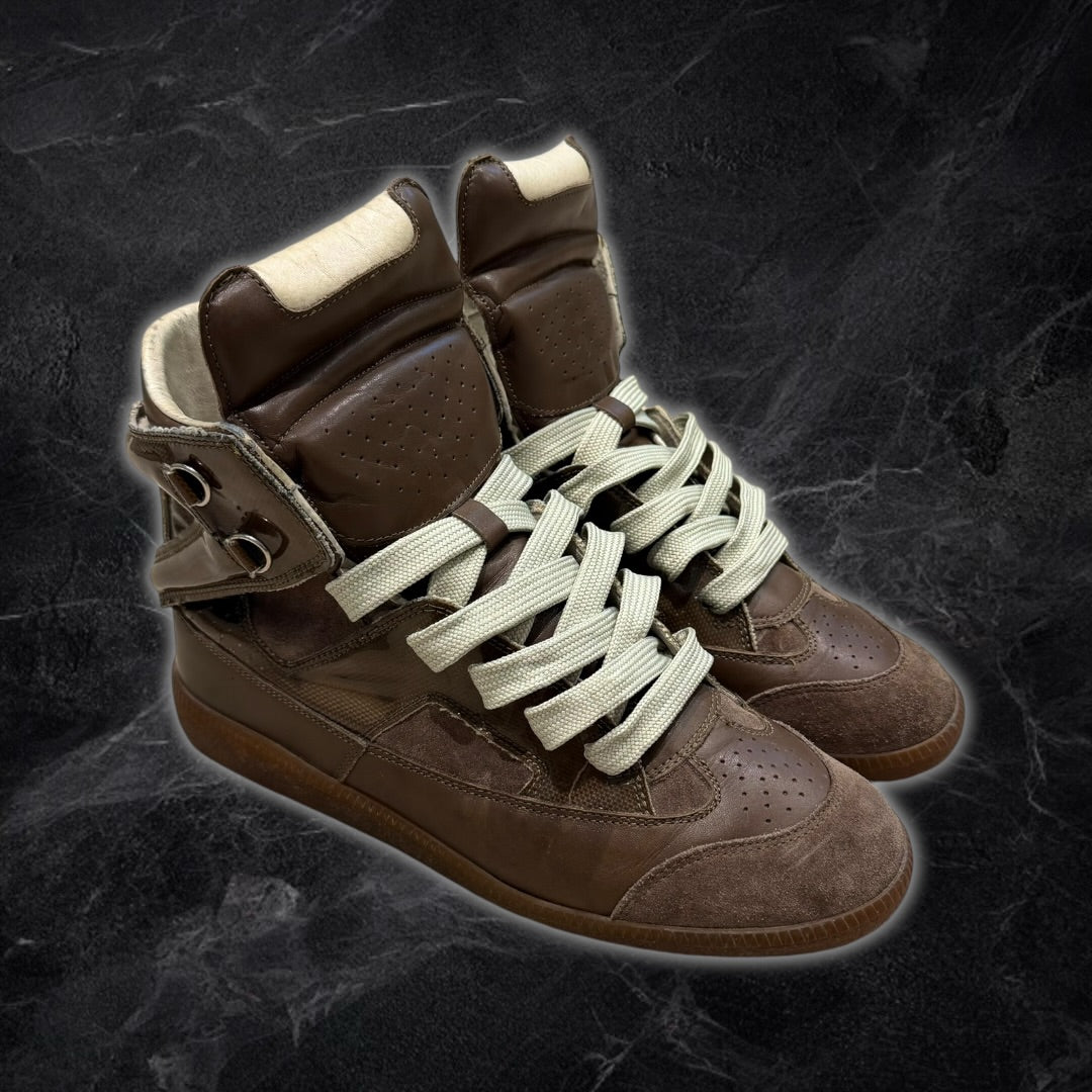 Maison Margiela “22 line” high
top sneakers (brown)